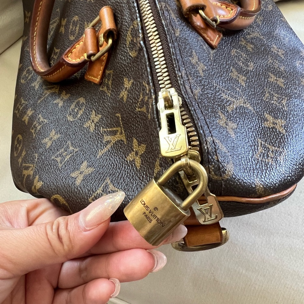 **SOLD**Authentic Louis Vuitton Speedy Bandoulière 35 - Picture 3 of 17